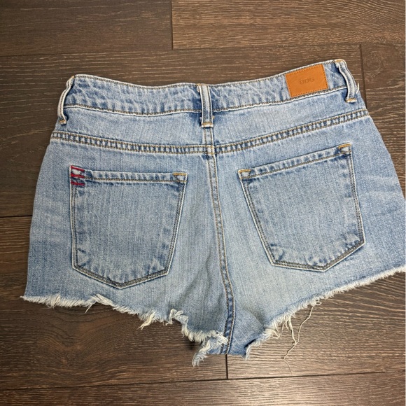 BDG Distressed Denim Women Shorts - Picture 2 of 4